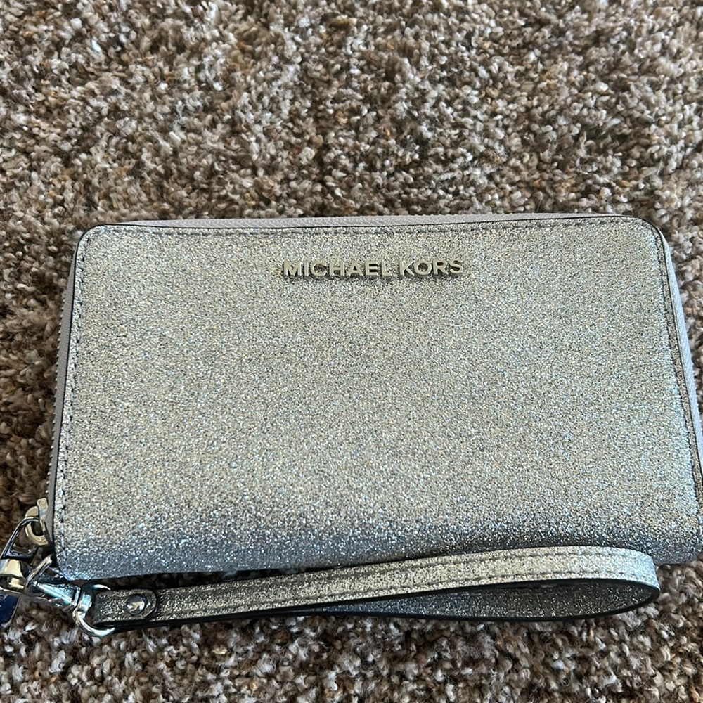 Michael Kors Silver Glitter Wallet. NWOT